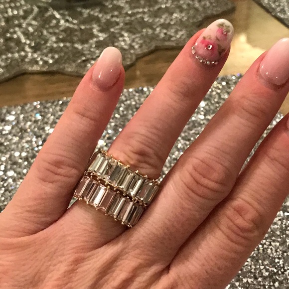 💗LAST ONE!💗 Pale Pink Baguette Stack Ring - Picture 5 of 7